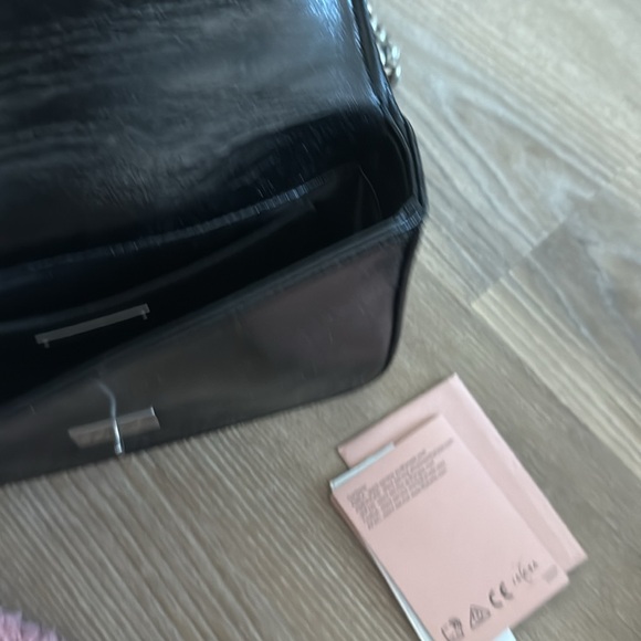 like new miu miu black pattina matelasse patent leather bag - Picture 4 of 8